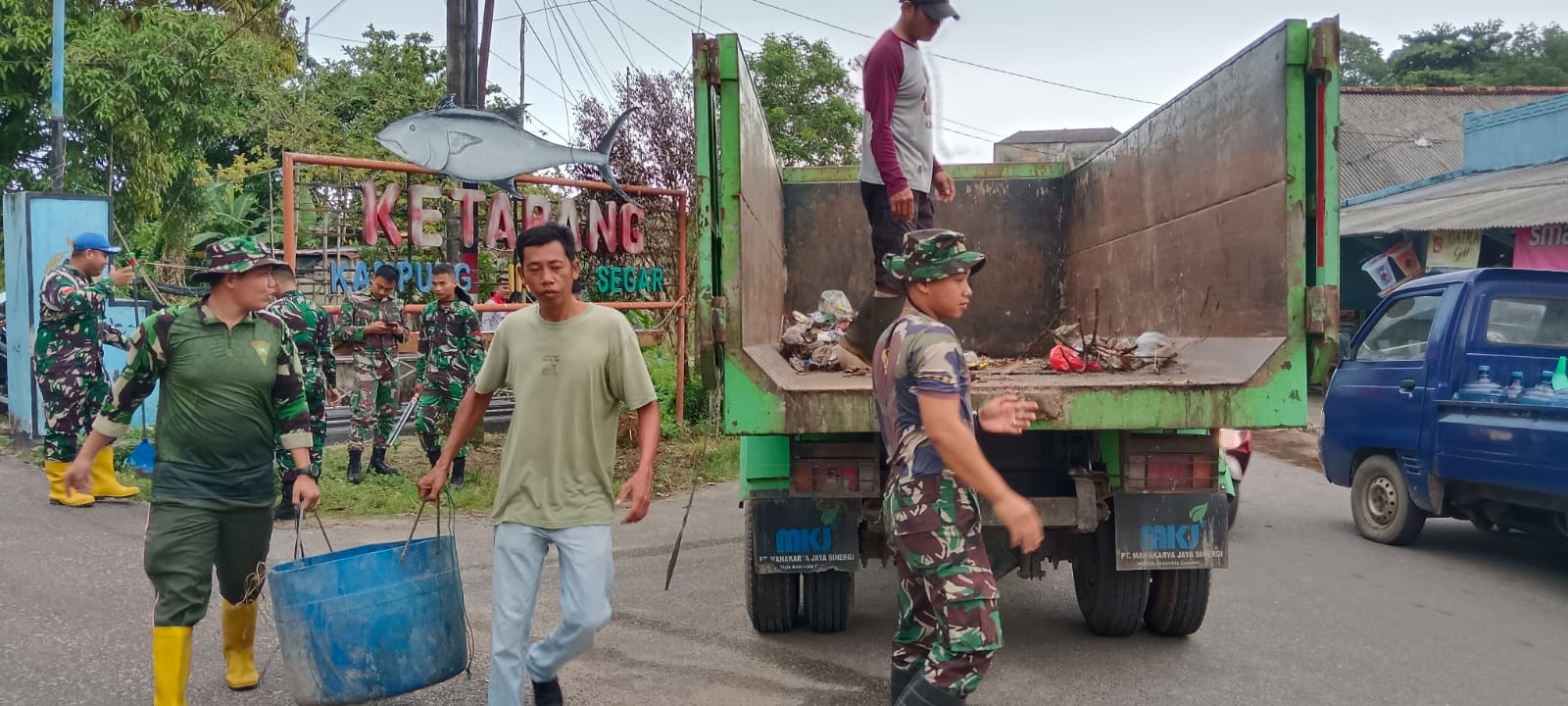 Mengangkat Semangat Gotong royong, Kodim Basel dan DLH Bersinergi dalam Aksi Bersih Lingkungan 2 IMG 20240223 WA0017