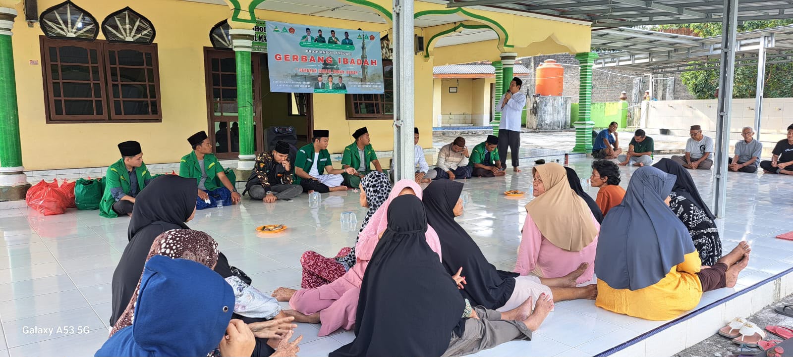 PR GP Ansor Toboali Gerakkan Bersih Rumah Ibadah, Bagikan 15 Paket Sembako untuk Warga 1 IMG 20260823 WA0073