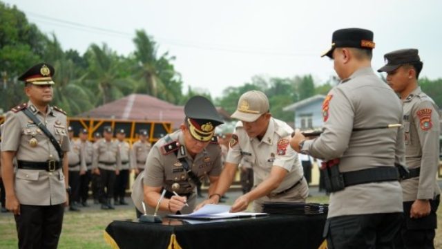 Polres Belitung Gelar Sertijab, Kompol Yandrie C. Akip Gantikan Kompol Bagus Krisna Ekaputra sebagai Wakapolres 1 IMG 6437 9754