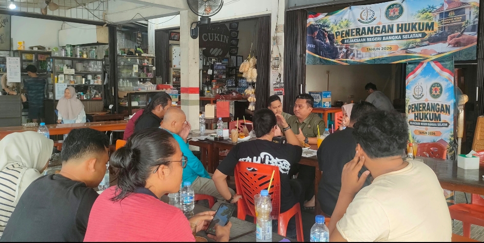Ngopi Bareng Insan Pers, Kejari Bangka Selatan Perkuat Keterbukaan Informasi Publik 1 IMG 8537 9743